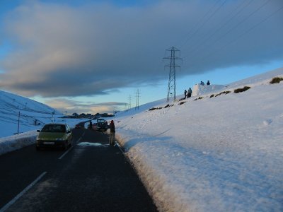 Snowboarders screwing up jump