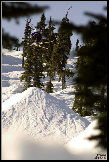 Spine Gap: Paparazzi Style