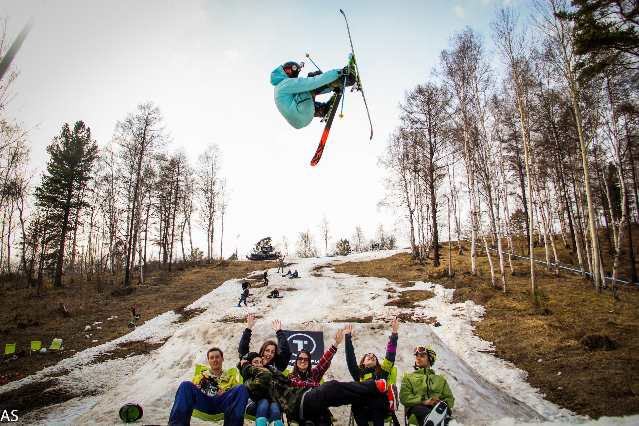 Spring fun | Hands up | Flat 3 