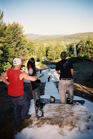 Started layin down the snow at Tenney - Crew's Gettin' a quick fix