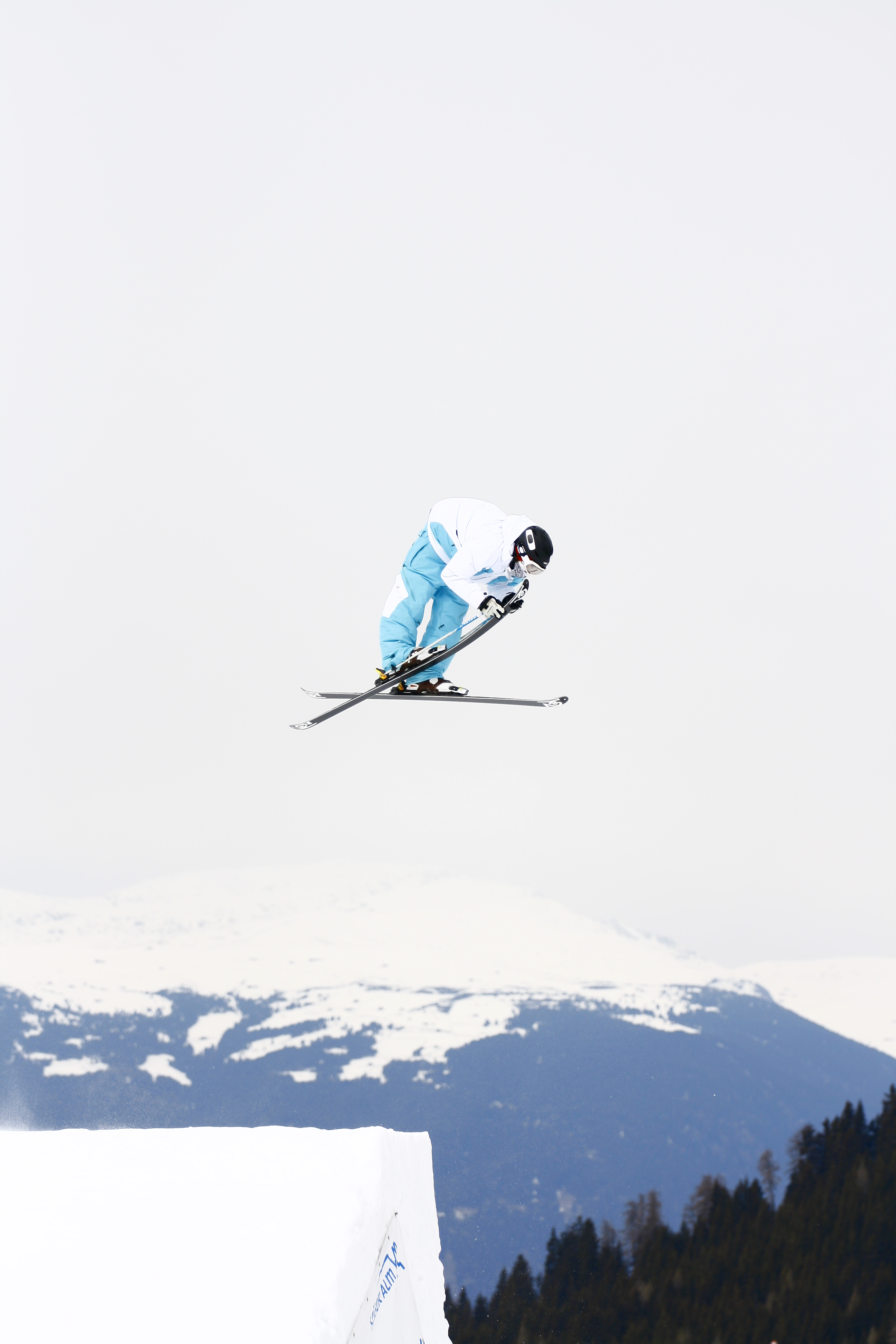 Stefan Sch try to put the ski in the mouth