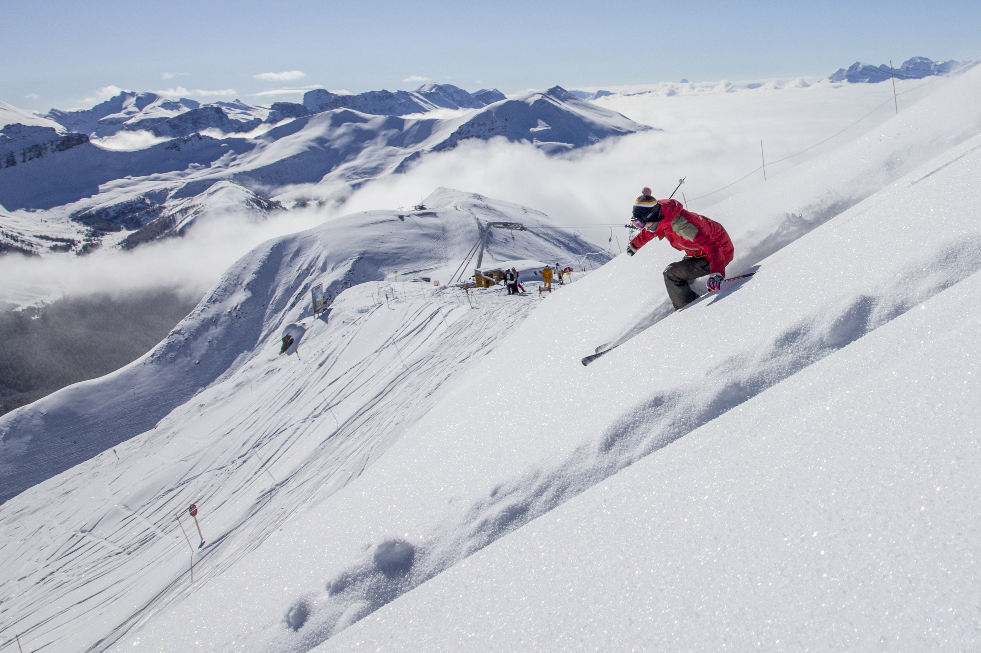 Sun, scenery and SNOW