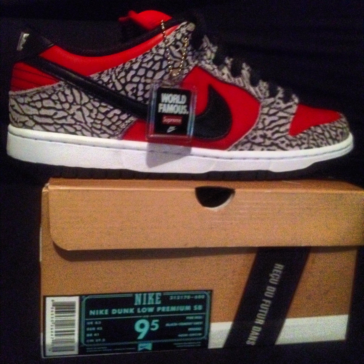 Supreme x Nike SB Dunks