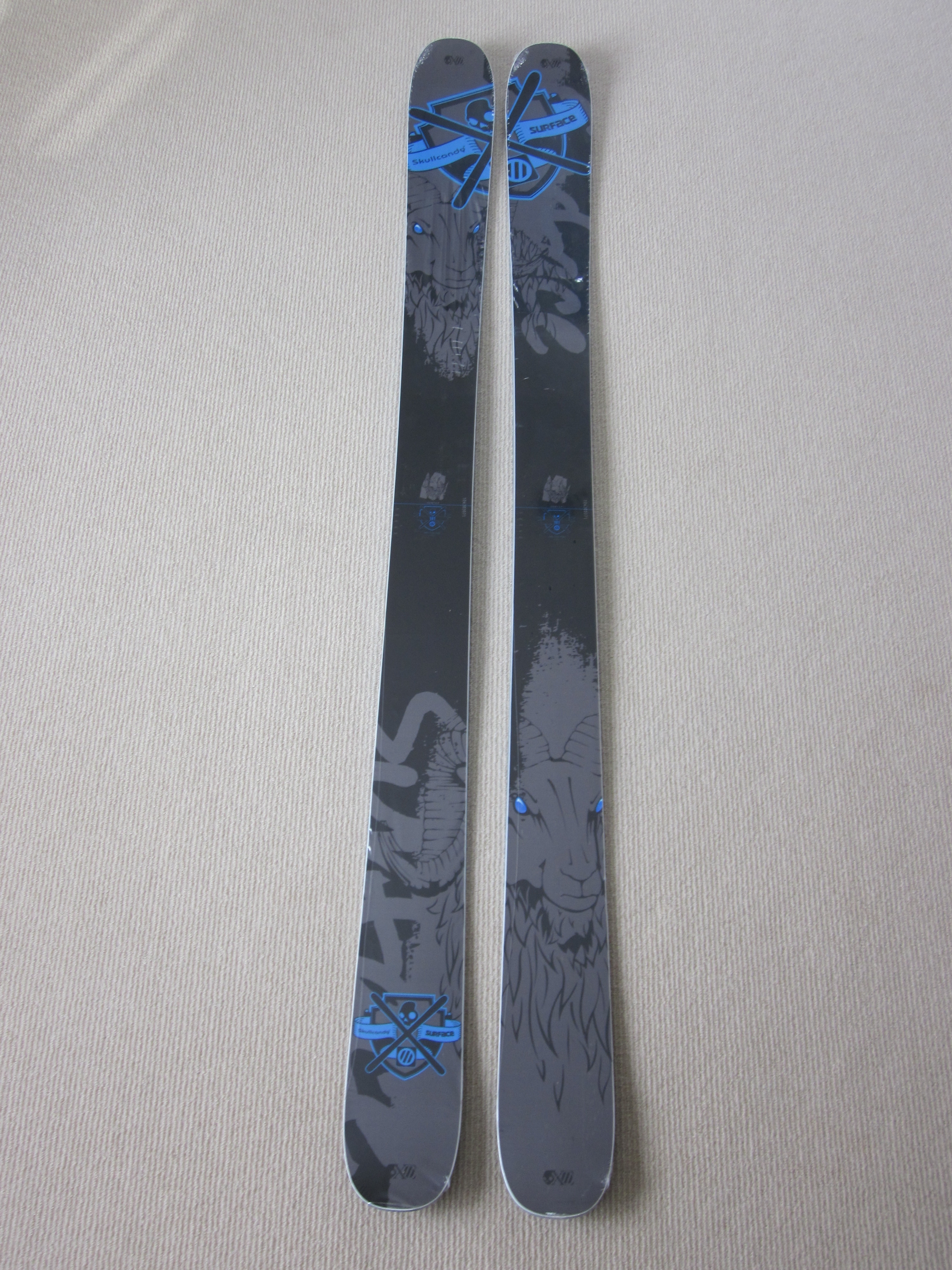 Surface Live Life Skullcandy Edition