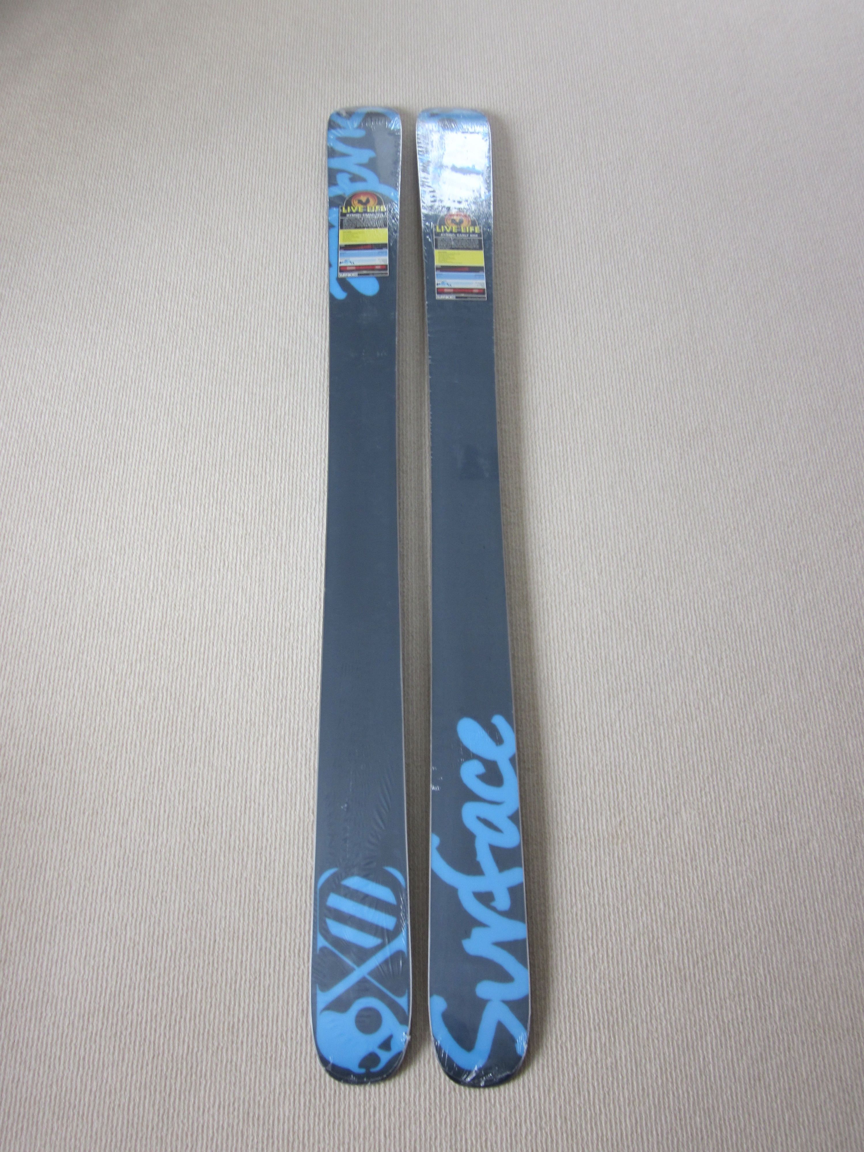 Surface Live Life Skullcandy Edition