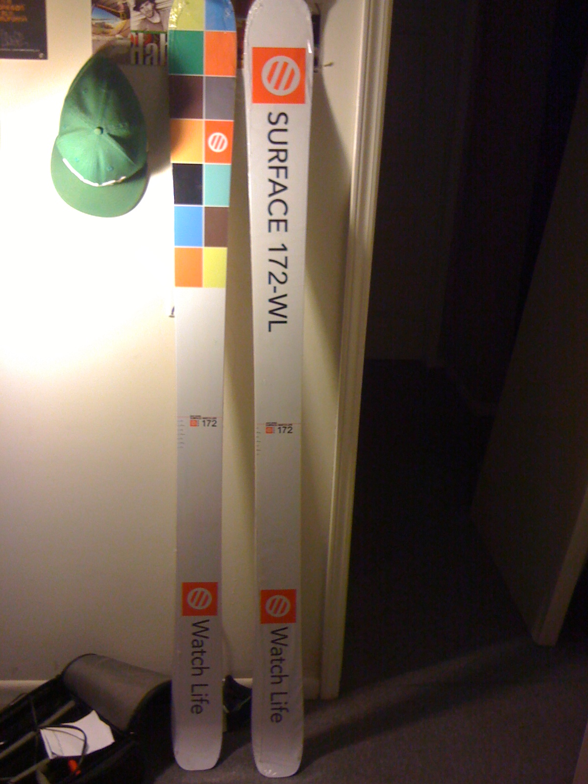 Surface watch lifes 200 $ in plastic