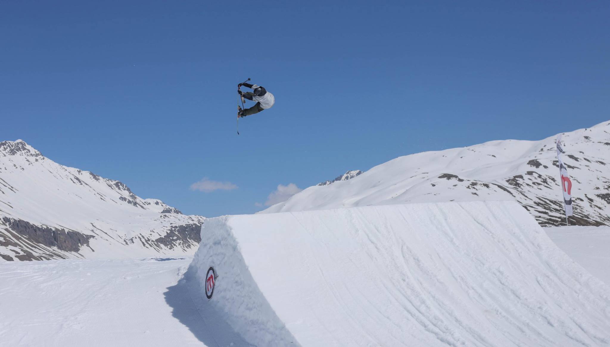 Switch Cork 5 Double Nose grab