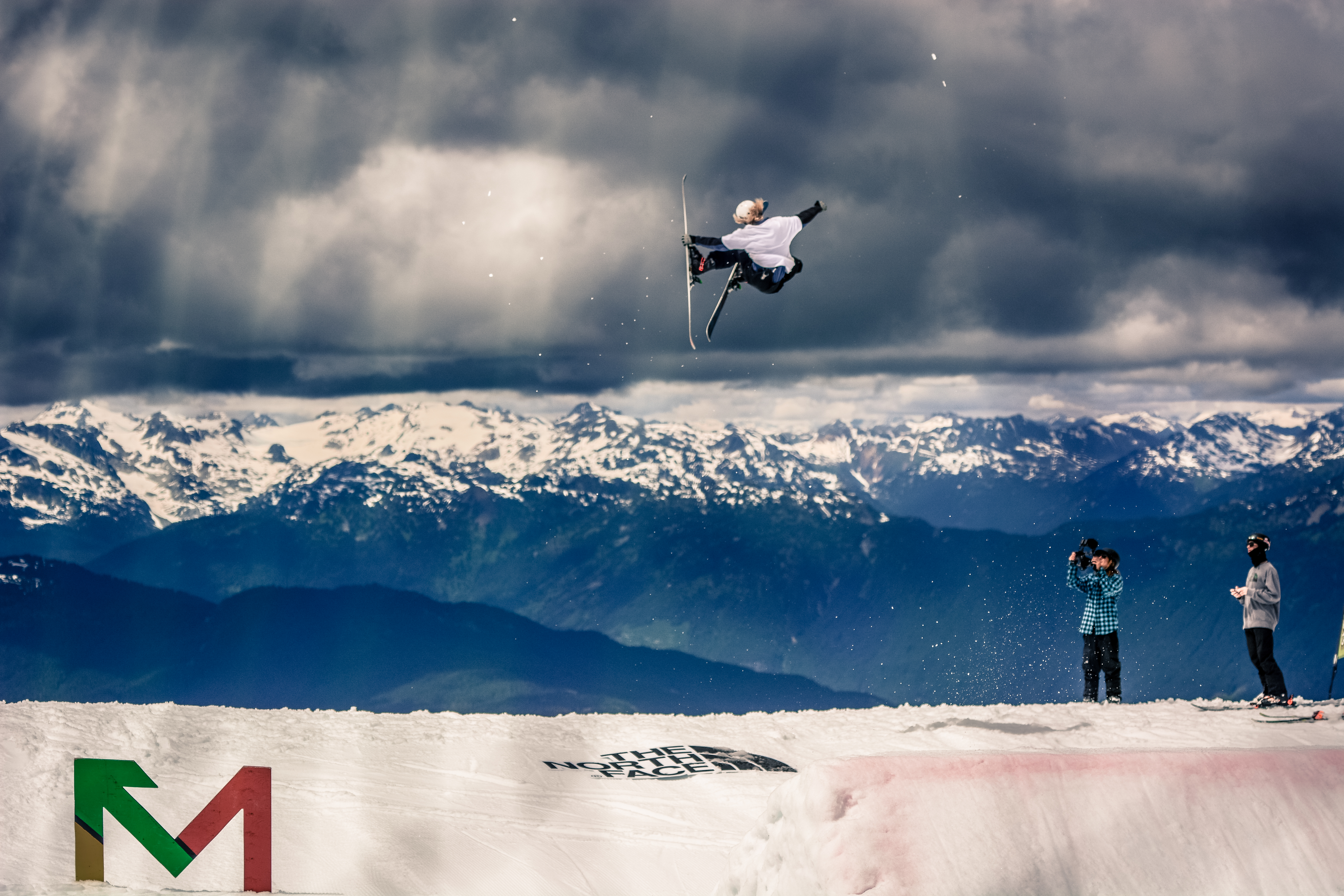 Switch Double Nine - Max Moffatt