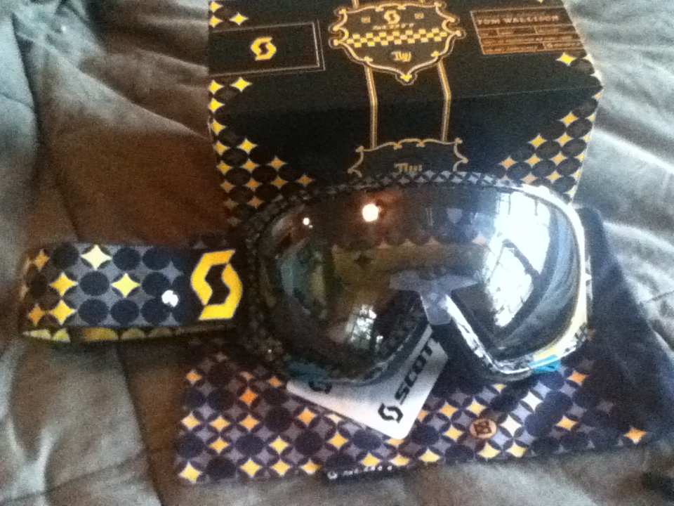 T-wall brand new gogs with tags