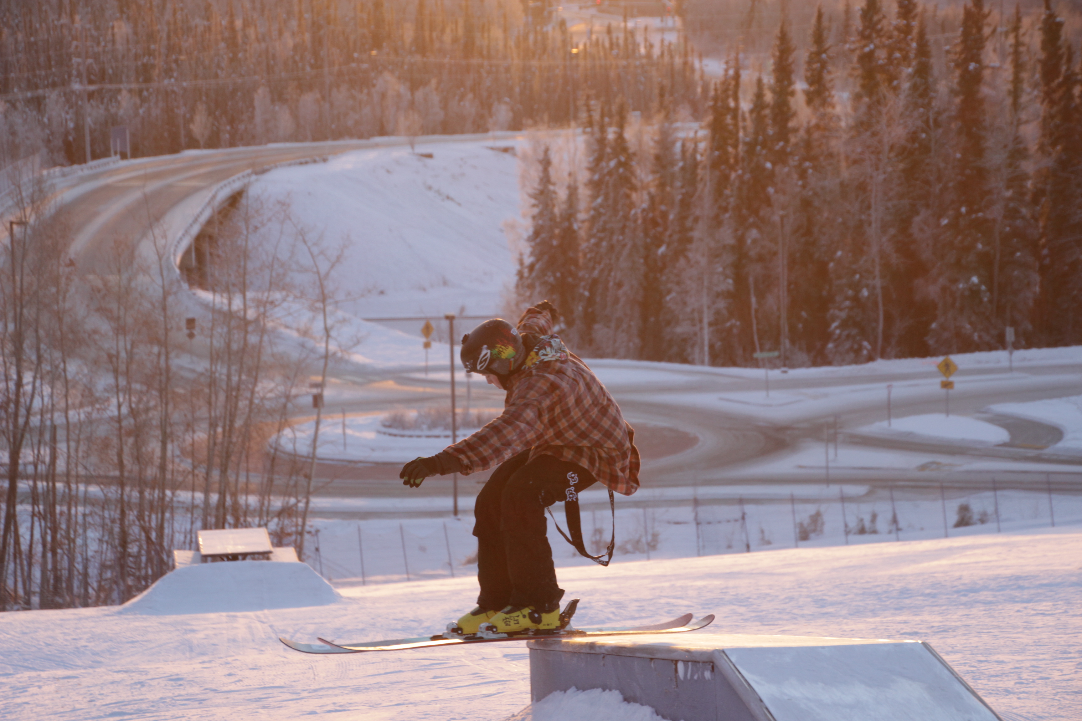 Tail press on a flat down box
