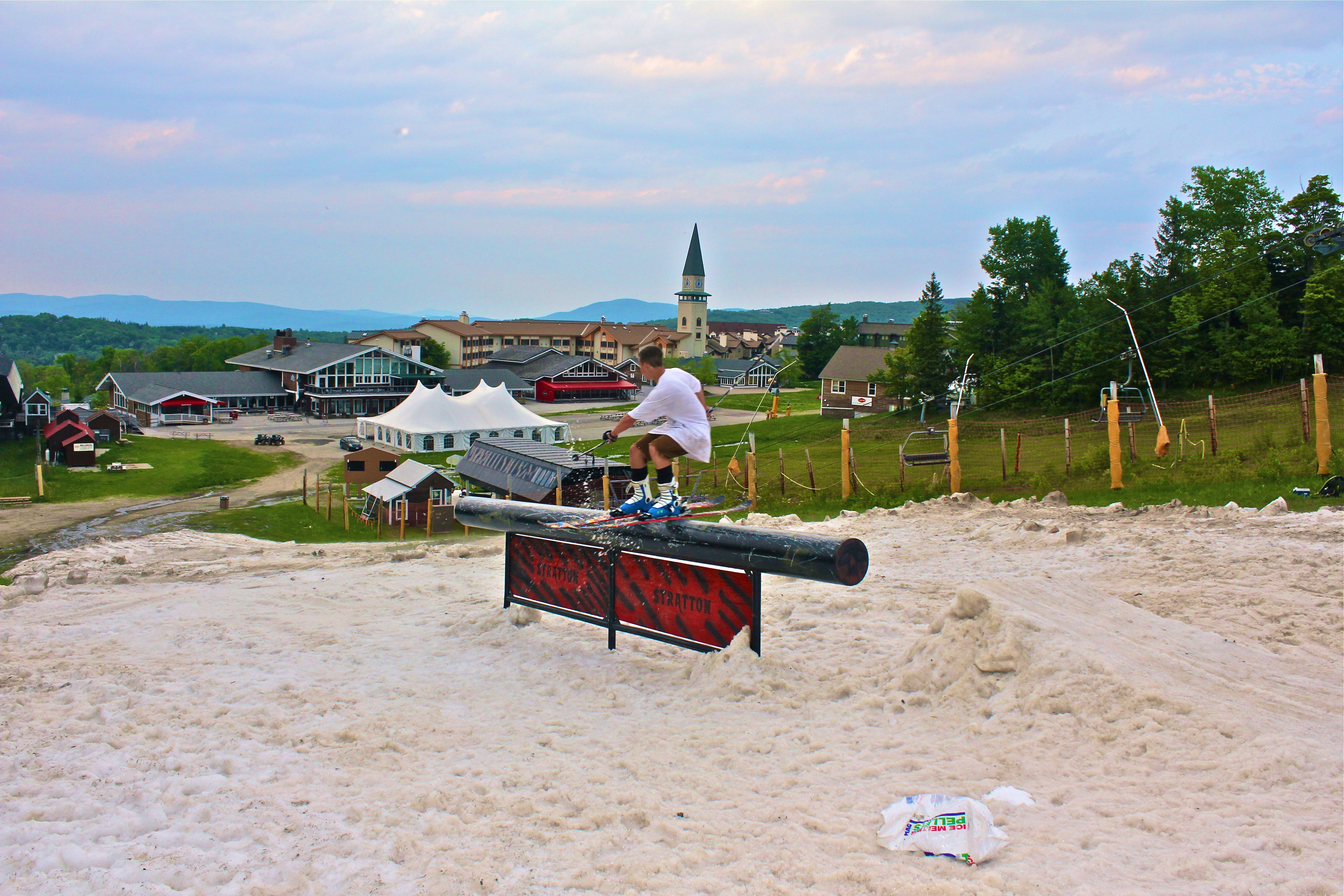 Tail Press @ Stratton