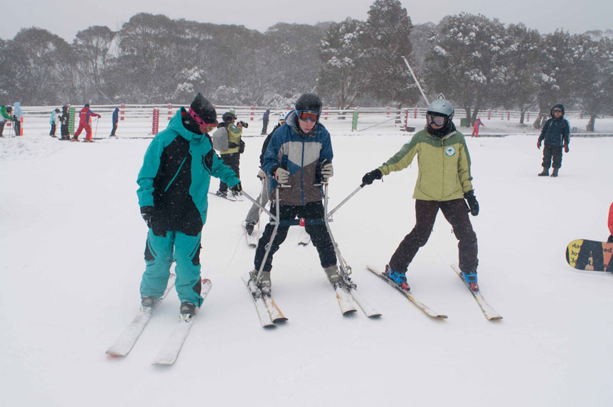 Teaching others with cp to ski