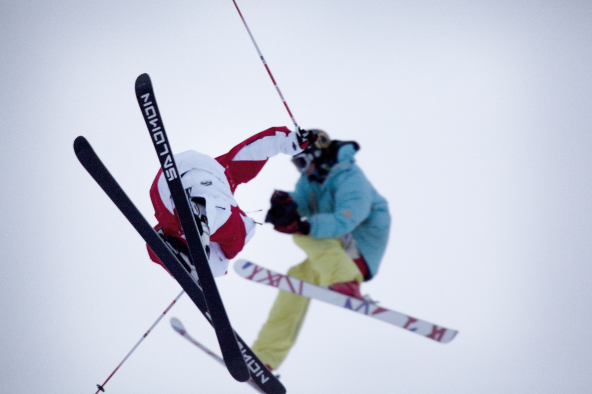 The Dumont and Wallisch having a smooch session.