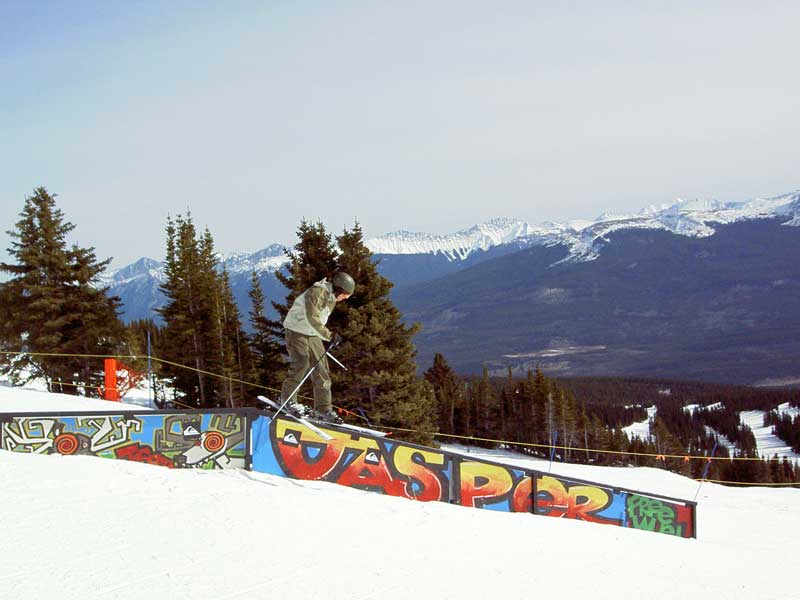 The grafitti is so hot, and the mountains are hot!