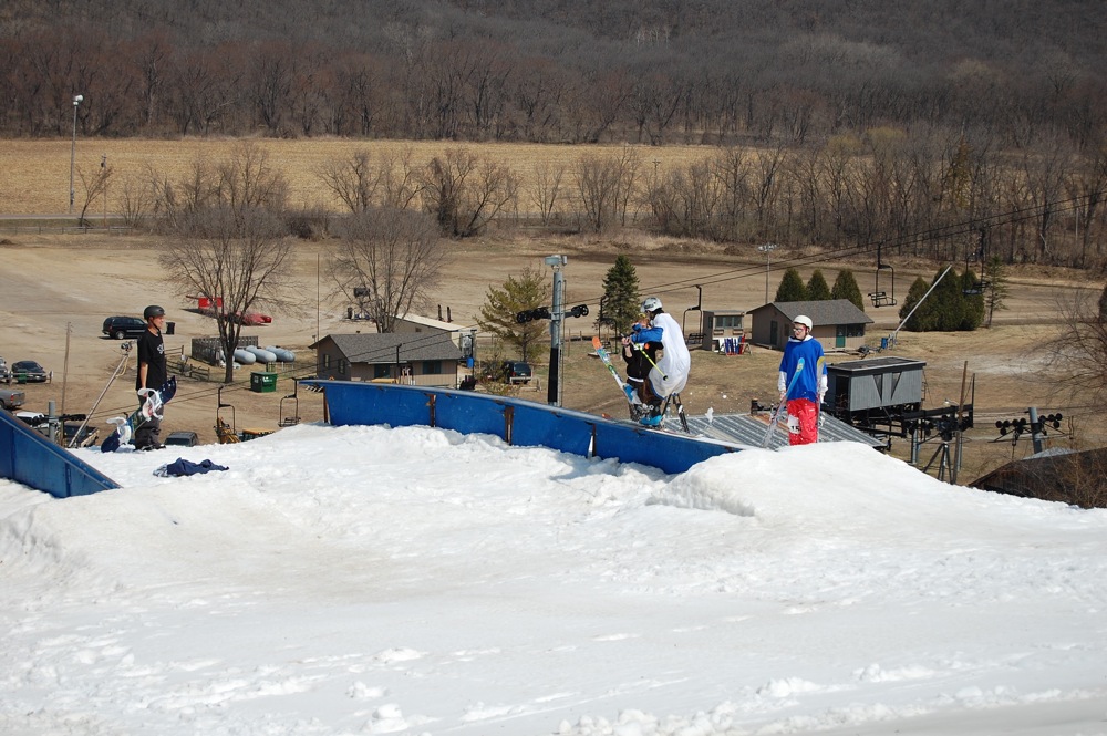 Theres skiing in minnesota?