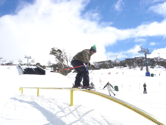 This is an AWESOME rail!!! so is that staircase in the background, thanks for donating it Boost Mobi