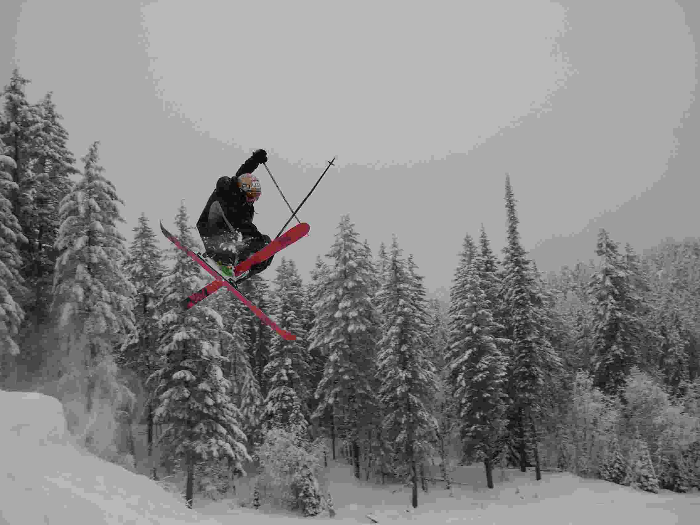 this jump is not the biggest and it has a sketchy landing. sorry about the colour, i couldn't exceed