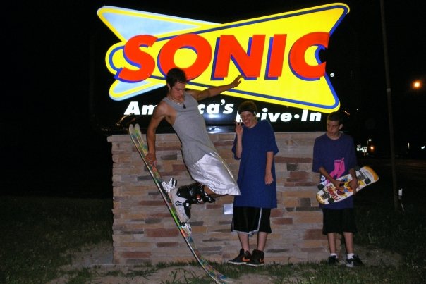 Tip stands at sonic!