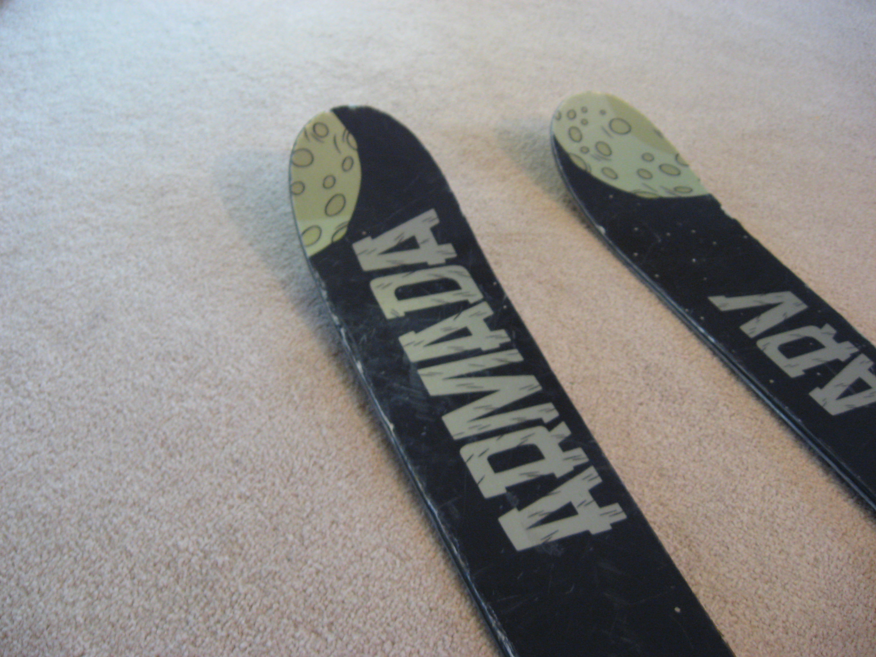 Tips...left ski is rockered