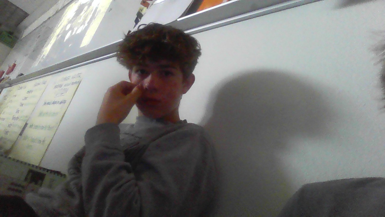 Tkilla thugin out in ela