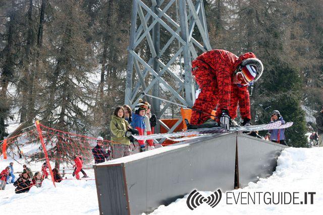 TRUCKER on kinked box