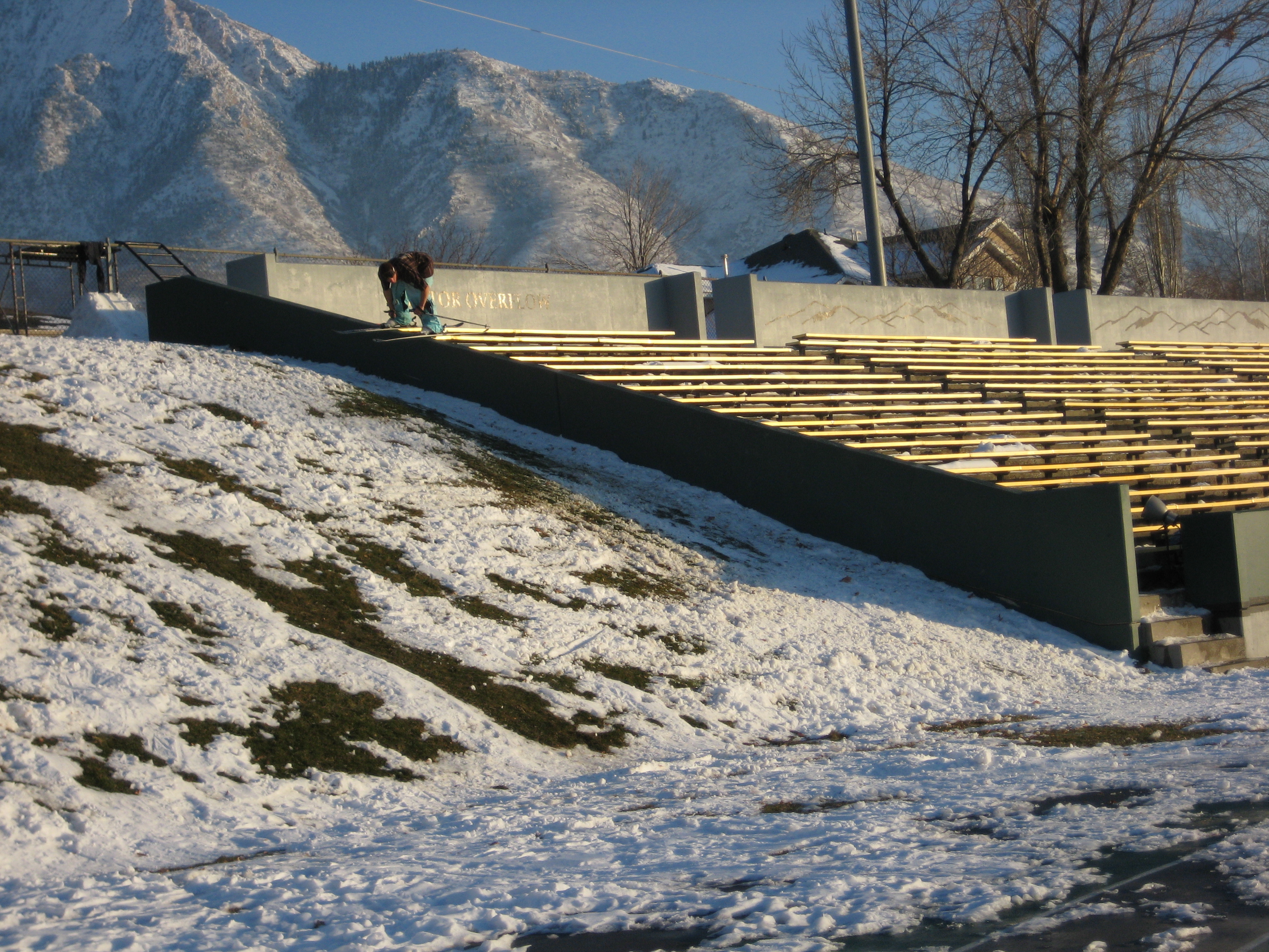 TrYiNg out for 4bi9...