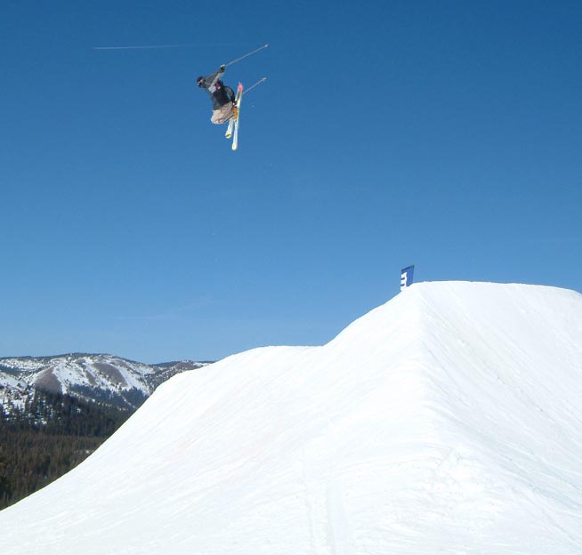 tweakin it off the hip with the pistols