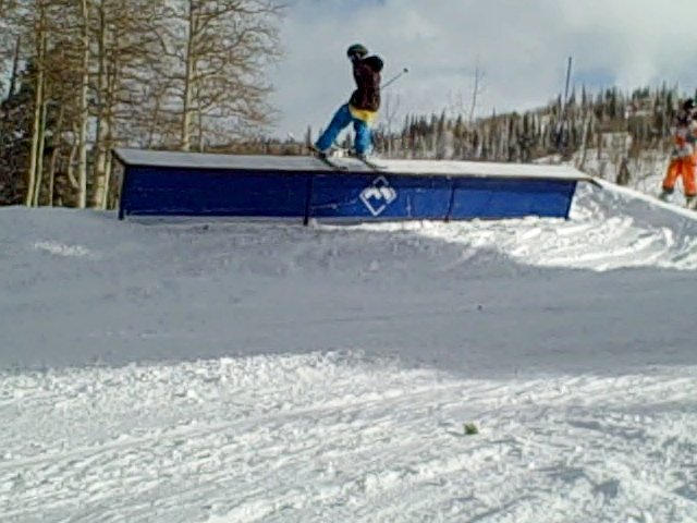 Unatural rail slide!!