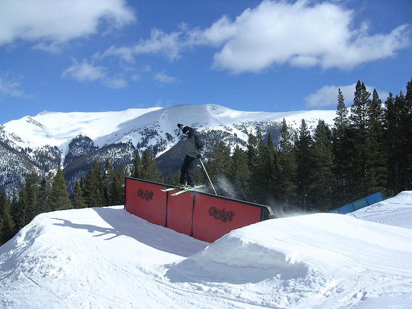 Up rail - 270 out (nice background, 2 years ago now)