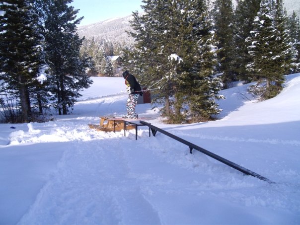 Up rail-flat box-picnic table 1