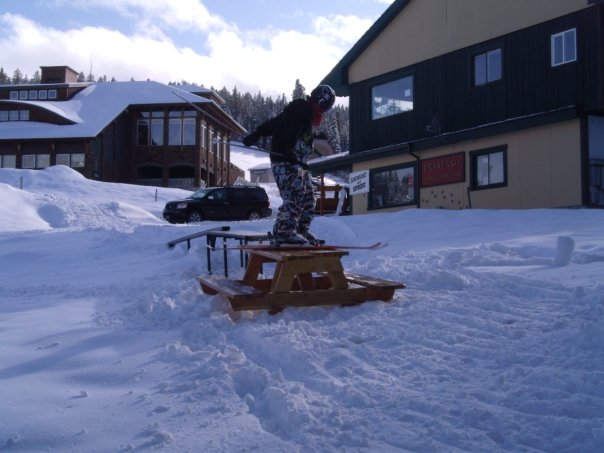 Up rail-flat box-picnic table 2
