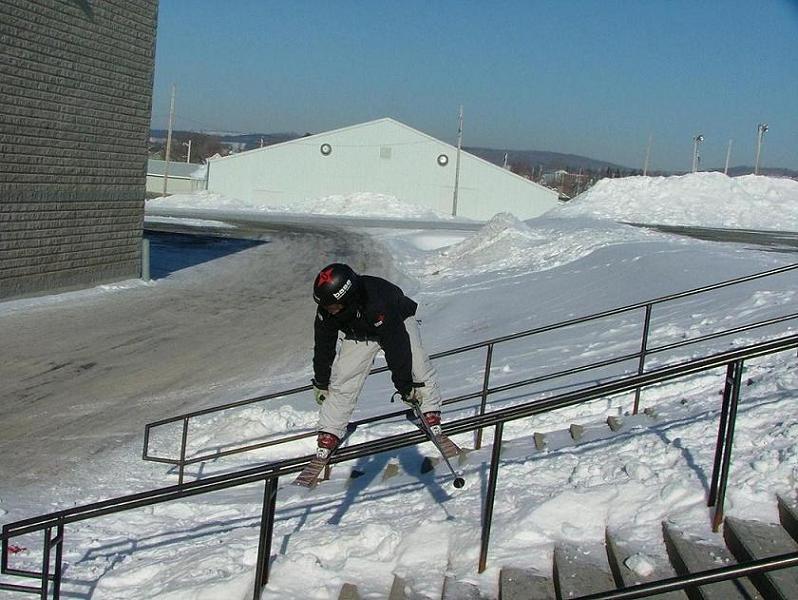 Urban rail with a set of stairs