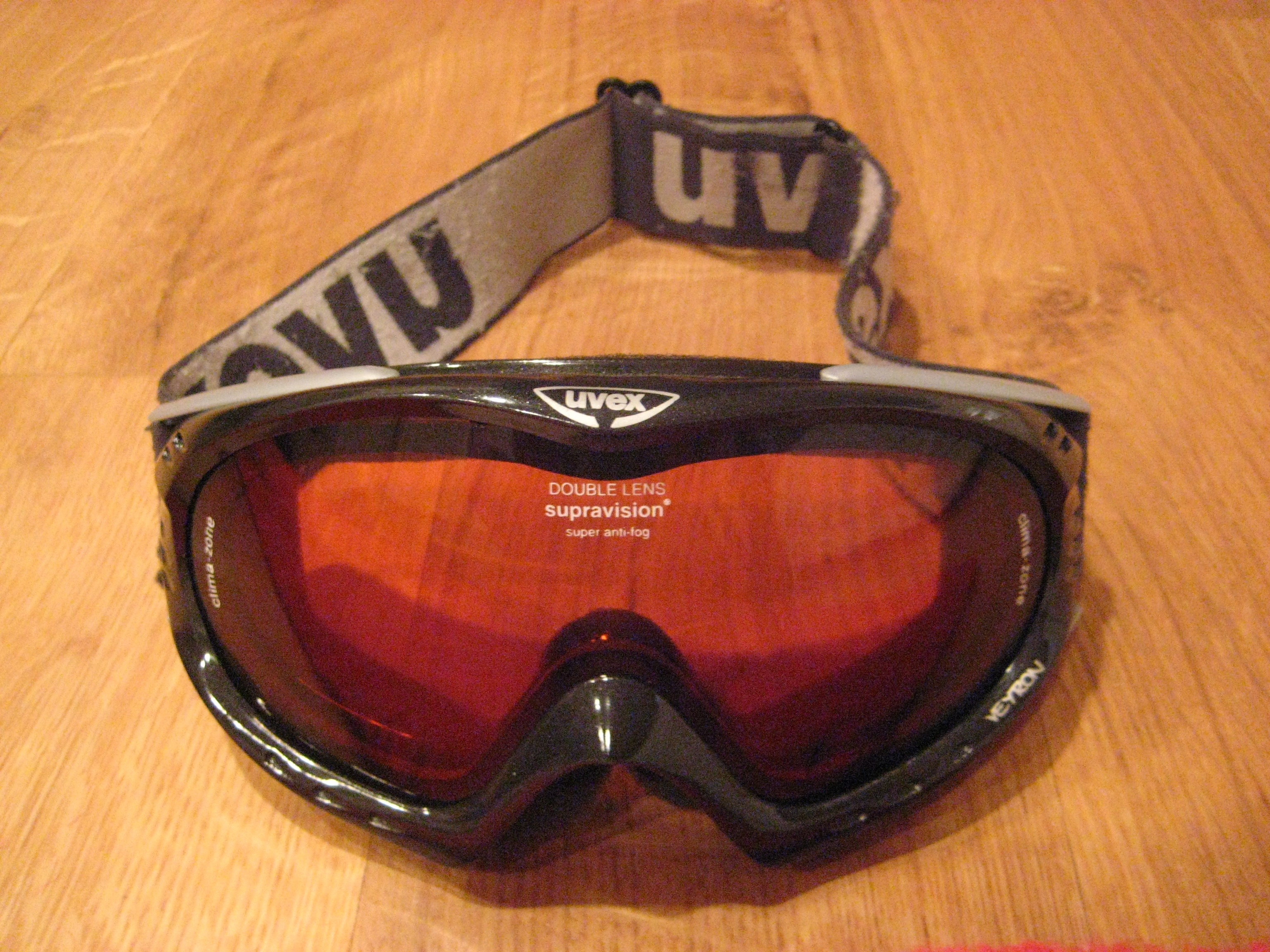 Uvex front