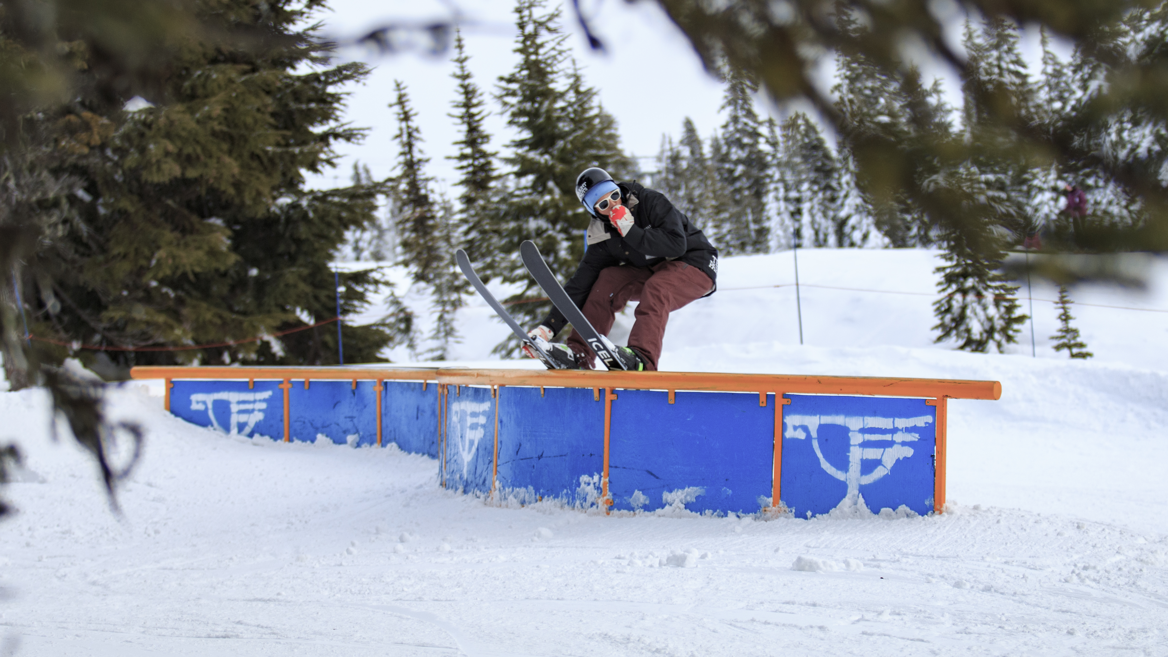 Walkie-Talkies, Grabs, S-Rails