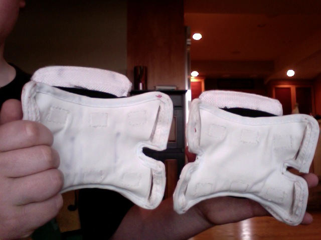 Wallsich toungs back