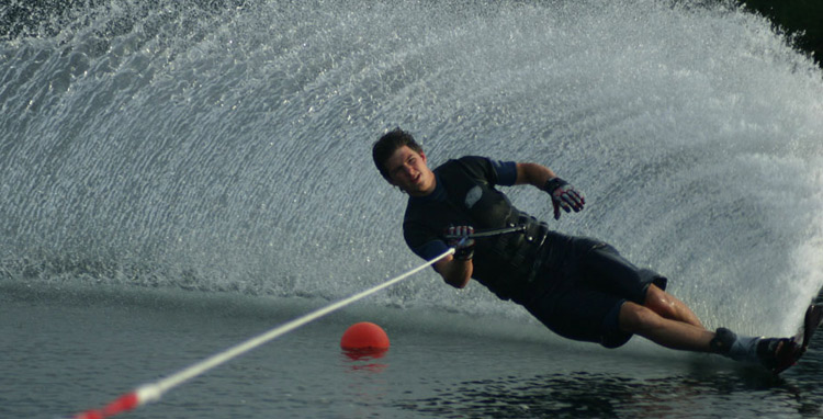 Waterskiing pic