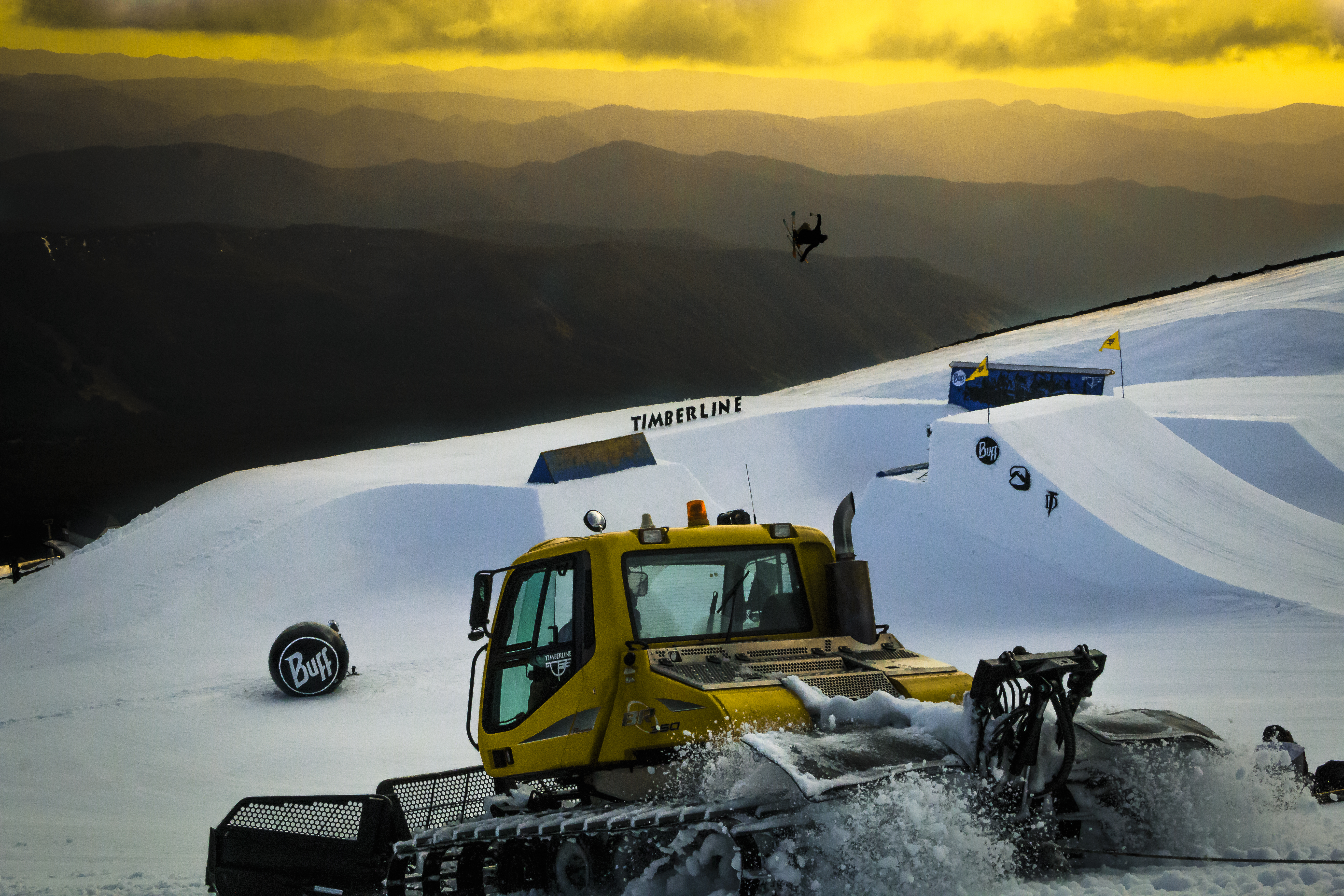 WCS9 Sunset with Cat